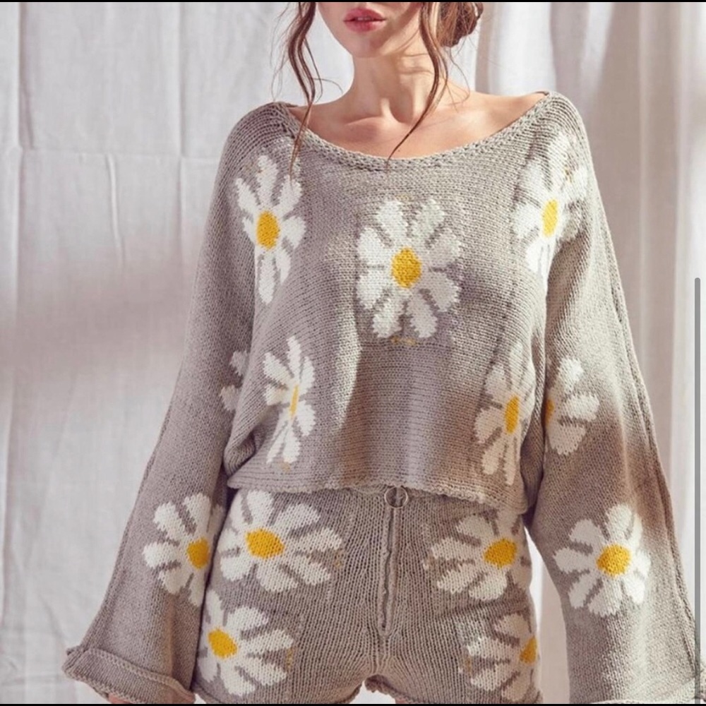 NWT Storia Cropped Sweater Sz Small